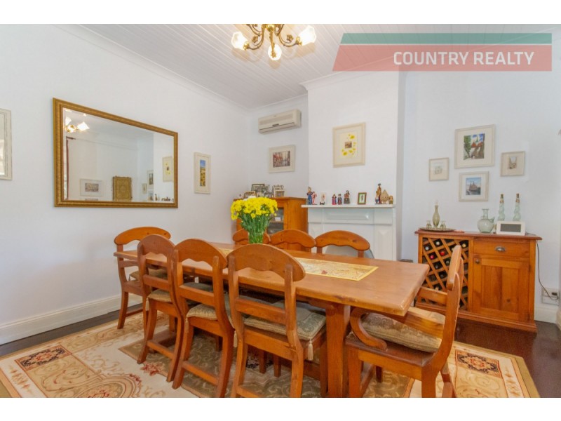 8 Thorn Street, York WA 6302