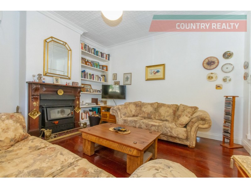 8 Thorn Street, York WA 6302