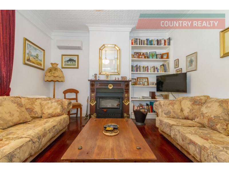 8 Thorn Street, York WA 6302