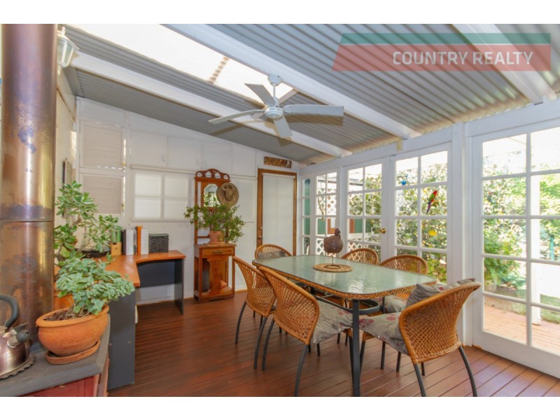 8 Thorn Street, York WA 6302