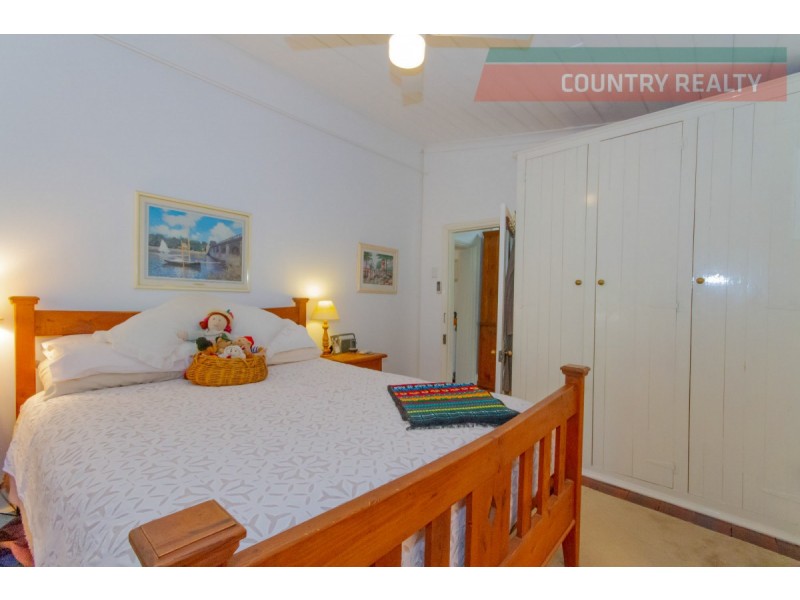 8 Thorn Street, York WA 6302
