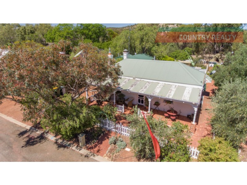 8 Thorn Street, York WA 6302