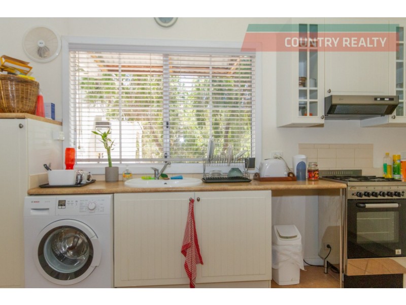 8 Thorn Street, York WA 6302