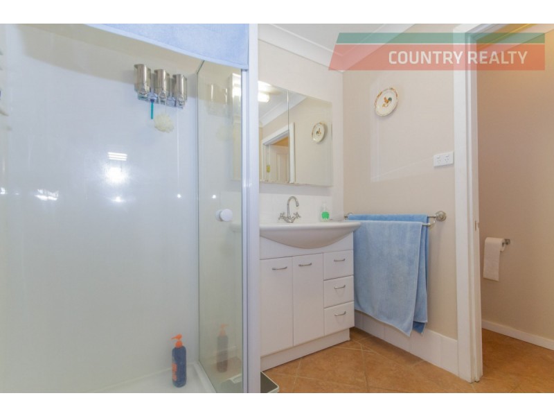 8 Thorn Street, York WA 6302