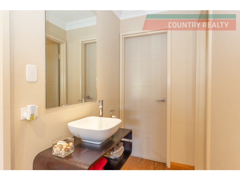 9 Camfield Place, York WA 6302