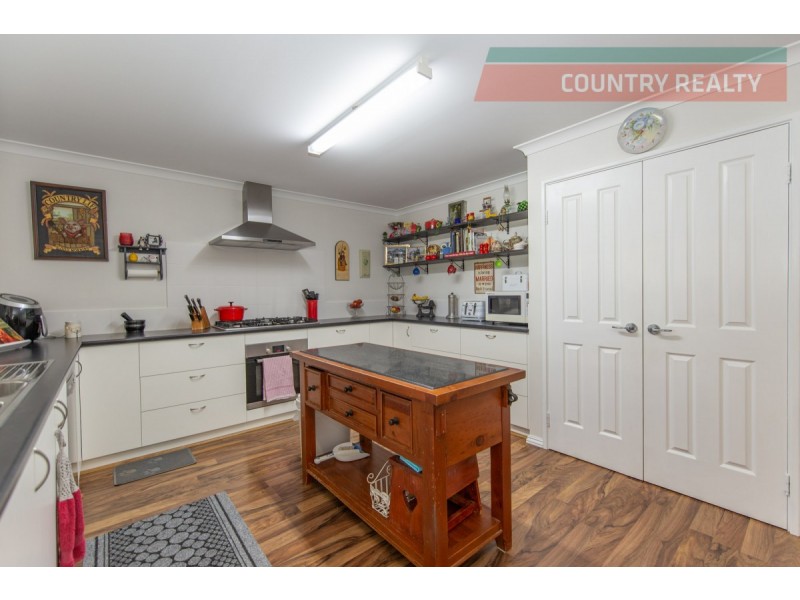 11 Weedon Entrance, Toodyay WA 6566