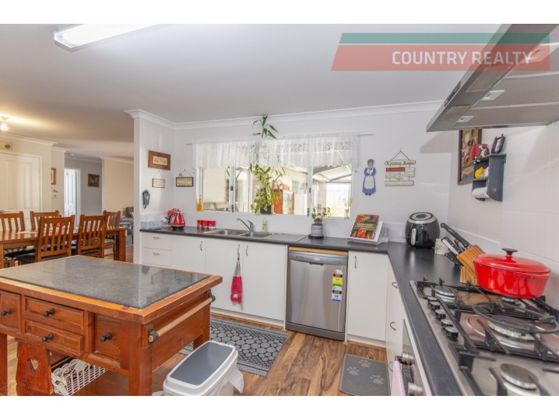 11 Weedon Entrance, Toodyay WA 6566