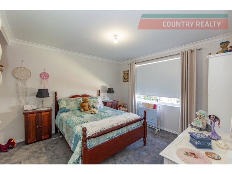 11 Weedon Entrance, Toodyay WA 6566