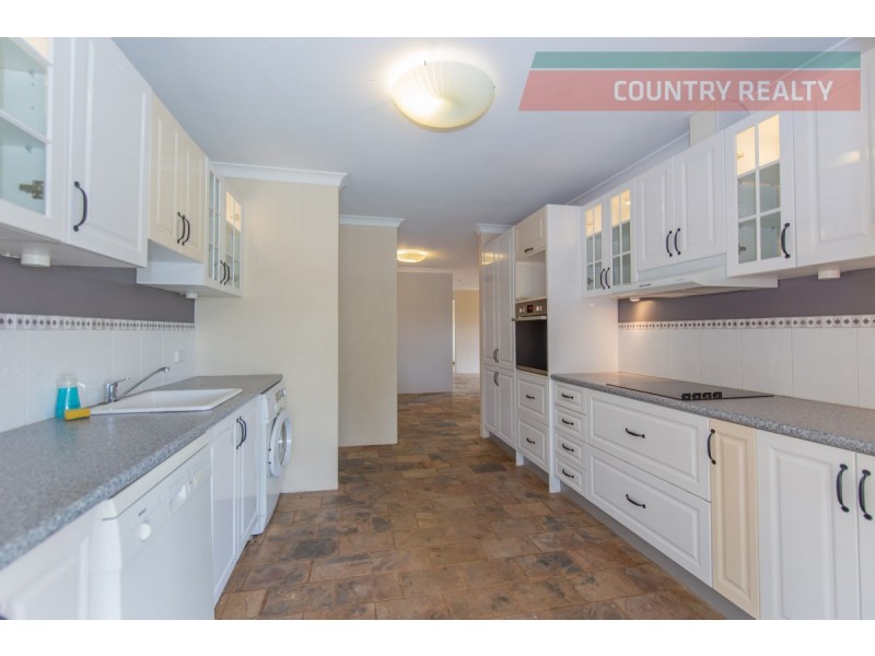 121 Coondle Drive, Toodyay WA 6566