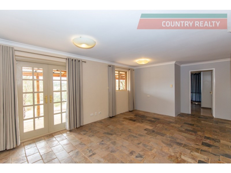 121 Coondle Drive, Toodyay WA 6566