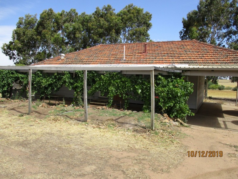 203 Hughes Road, Wongamine WA 6401