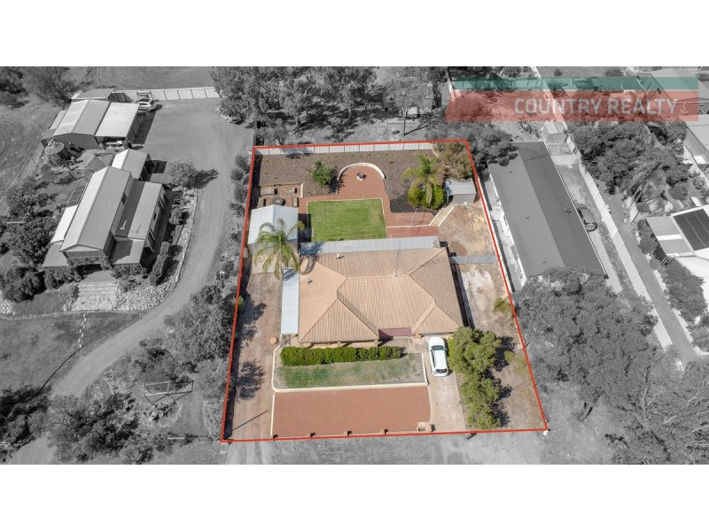 74 Newcastle Street, York WA 6302