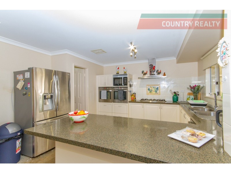 64 Andrews Avenue, York WA 6302