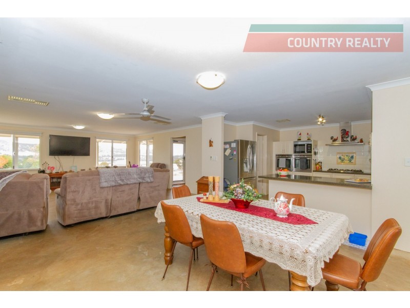 64 Andrews Avenue, York WA 6302