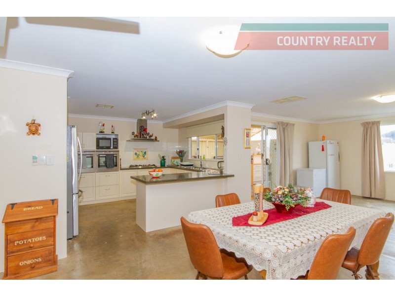 64 Andrews Avenue, York WA 6302