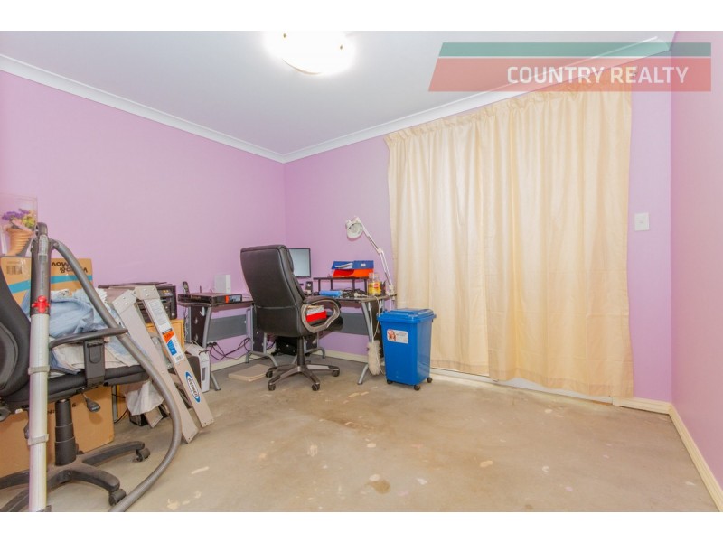 64 Andrews Avenue, York WA 6302