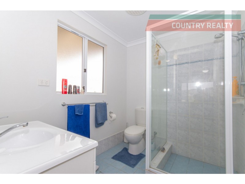 64 Andrews Avenue, York WA 6302