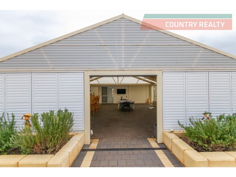 64 Andrews Avenue, York WA 6302