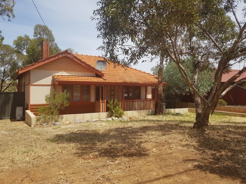 82 Gairdner Street, Northam WA 6401