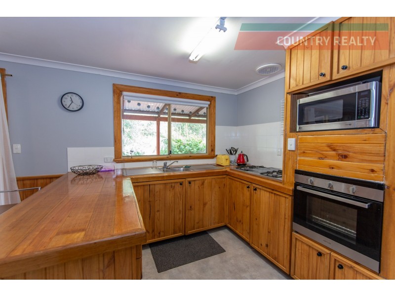 13 Hamersley Street, Toodyay WA 6566