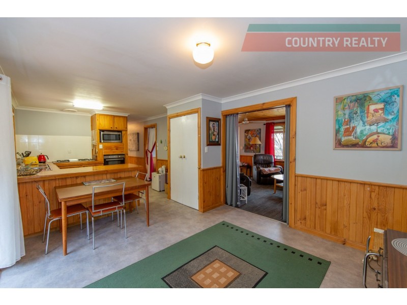 13 Hamersley Street, Toodyay WA 6566