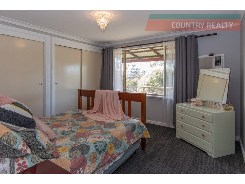 13 Hamersley Street, Toodyay WA 6566