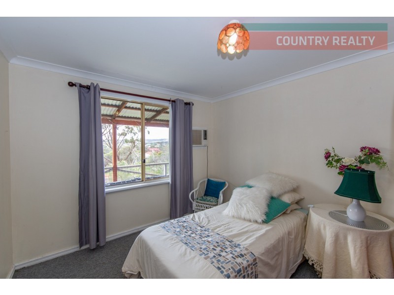 13 Hamersley Street, Toodyay WA 6566