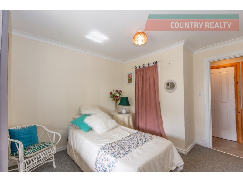 13 Hamersley Street, Toodyay WA 6566