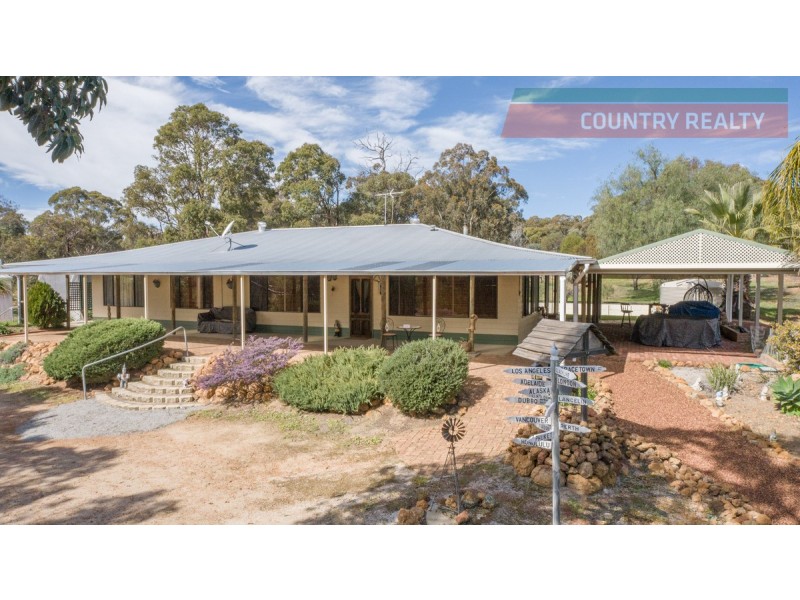 102 Benrua Road, Clackline WA 6564