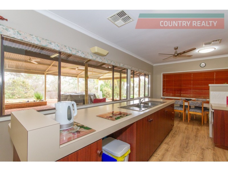 102 Benrua Road, Clackline WA 6564