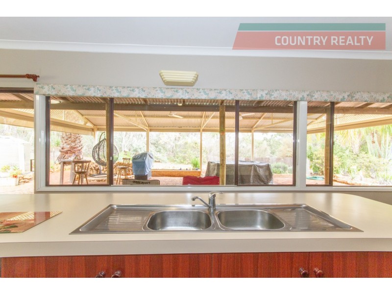 102 Benrua Road, Clackline WA 6564