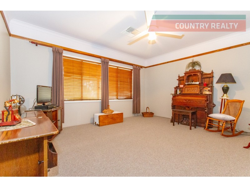 102 Benrua Road, Clackline WA 6564