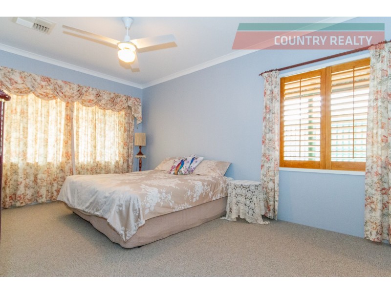 102 Benrua Road, Clackline WA 6564