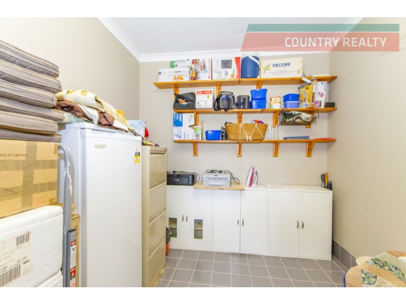 102 Benrua Road, Clackline WA 6564