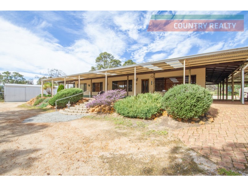 102 Benrua Road, Clackline WA 6564