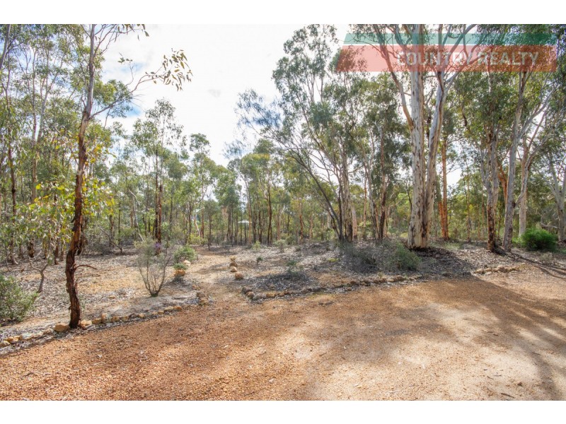 102 Benrua Road, Clackline WA 6564