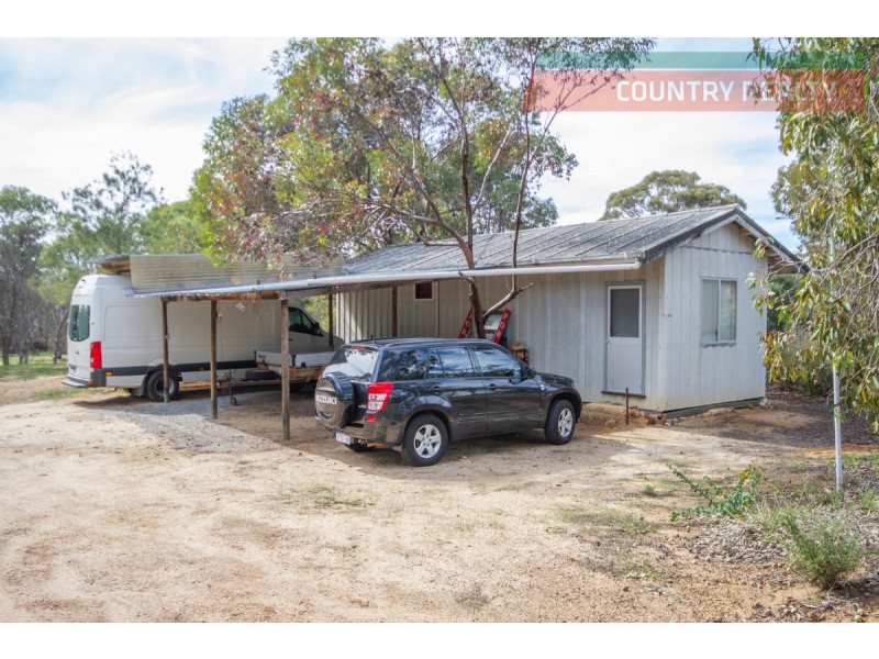 102 Benrua Road, Clackline WA 6564