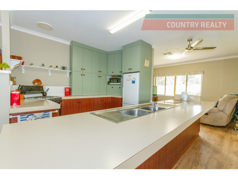 102 Benrua Road, Clackline WA 6564