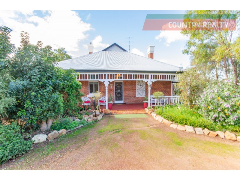 8 Alfred Street, York WA 6302