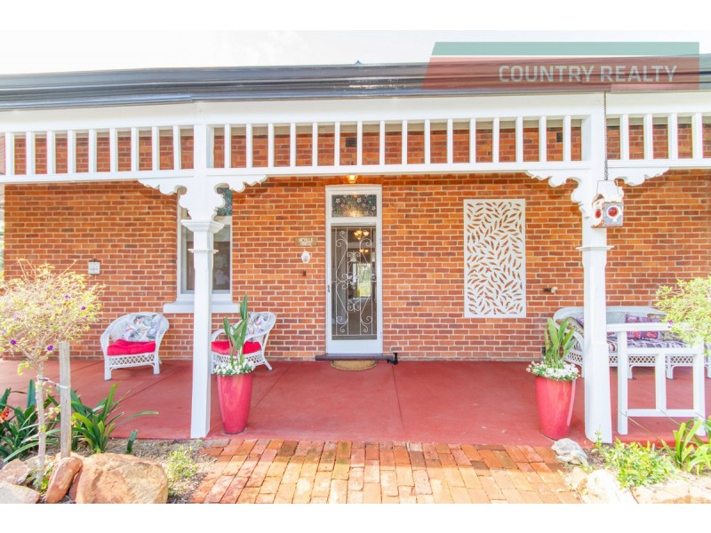 8 Alfred Street, York WA 6302