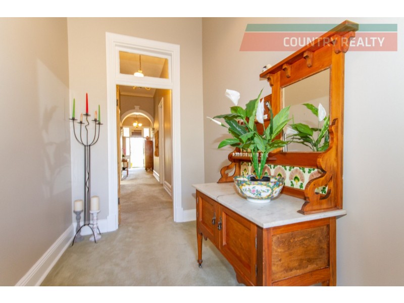 8 Alfred Street, York WA 6302