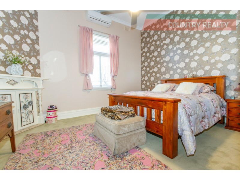 8 Alfred Street, York WA 6302