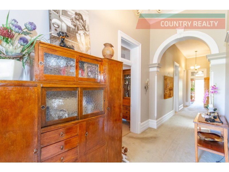 8 Alfred Street, York WA 6302