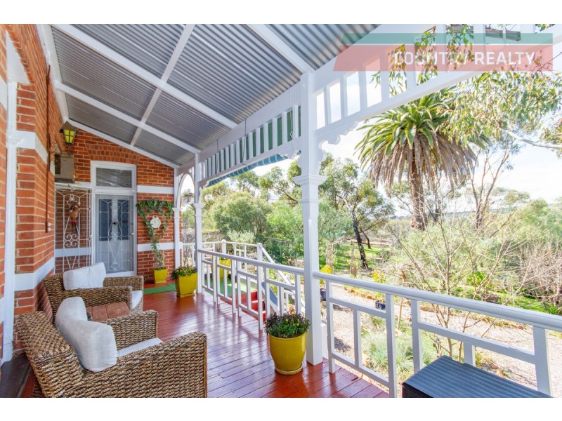 8 Alfred Street, York WA 6302