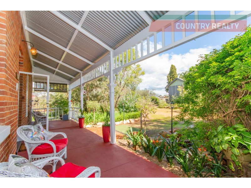 8 Alfred Street, York WA 6302