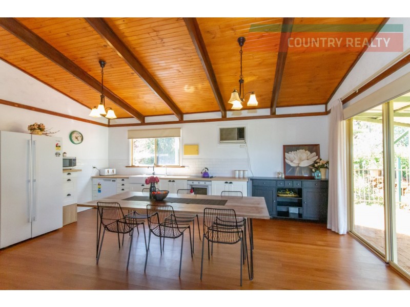 295 Timber Creek Crescent, Toodyay WA 6566