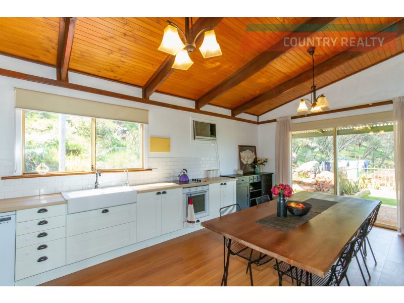 295 Timber Creek Crescent, Toodyay WA 6566