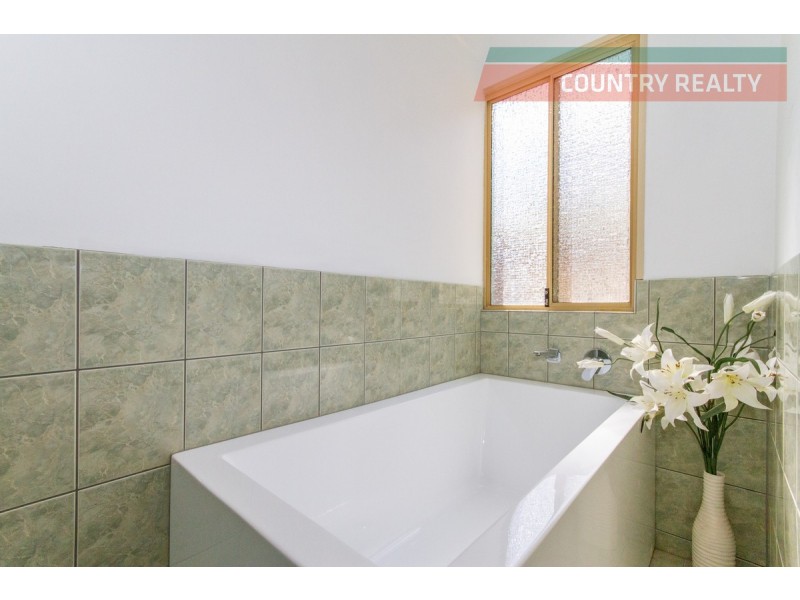 295 Timber Creek Crescent, Toodyay WA 6566