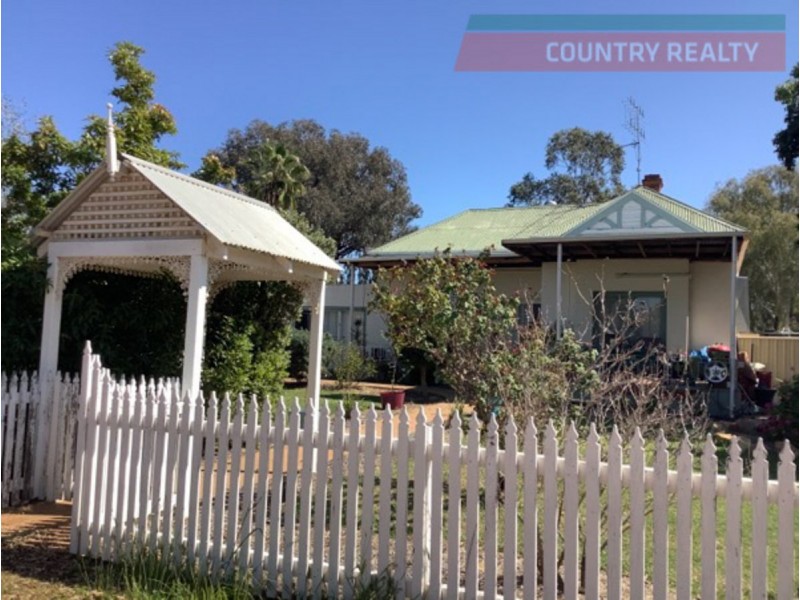 42 Broome Terrace, Northam WA 6401