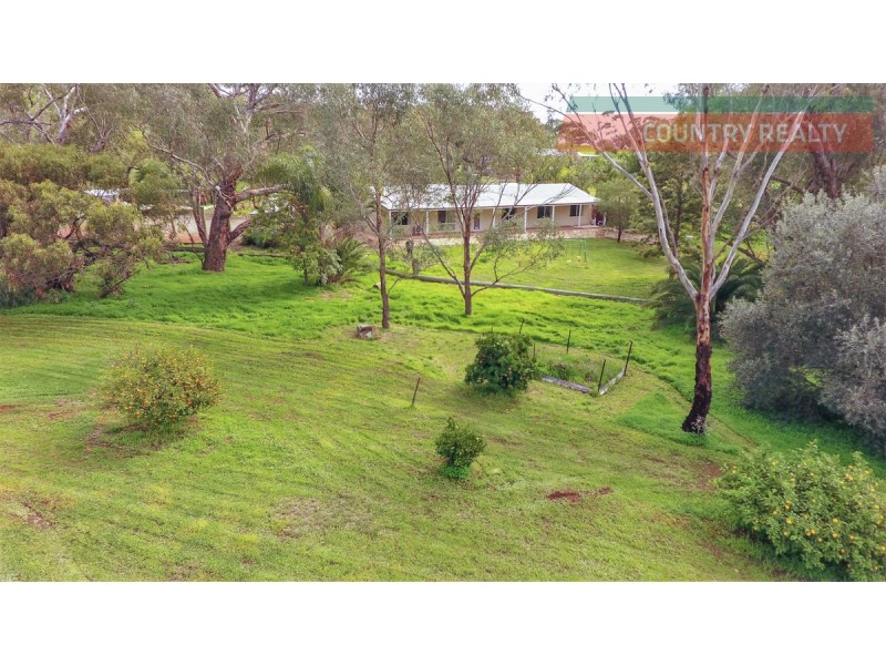 69 Julimar Road, Toodyay WA 6566